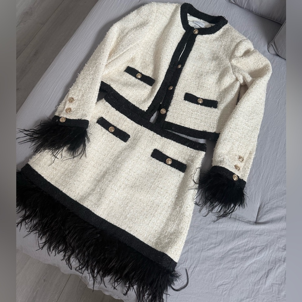 SAYLOR White and Black Tweed Feather Trim Set